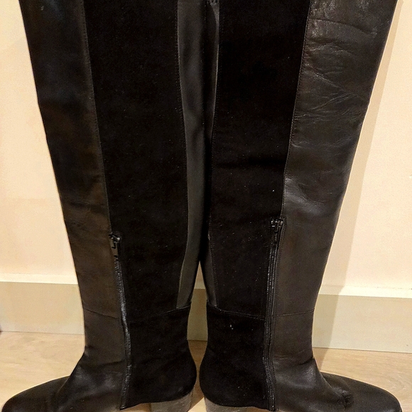 Leather and Suede black boots - Picture 2 of 3
